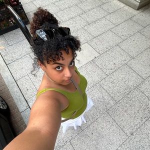 Meet your Posher, Giselle